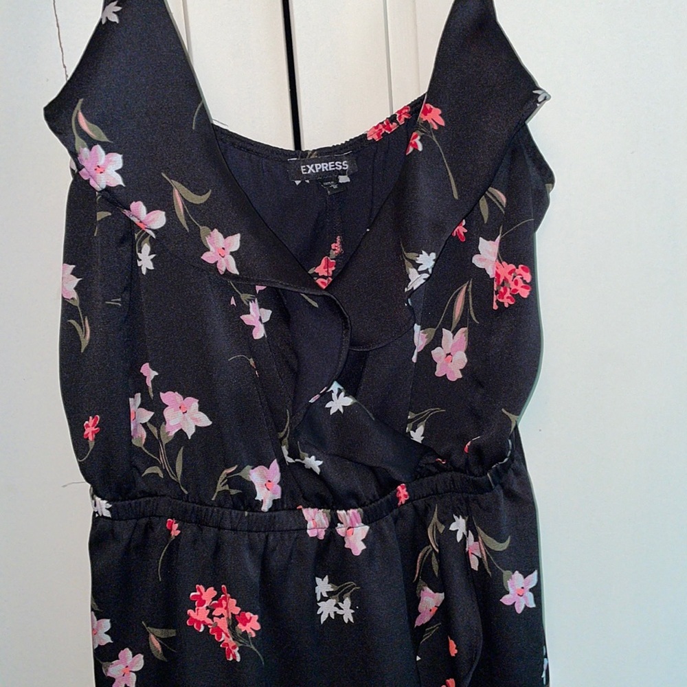 Ladies Express dress-size medium-like NEW!!!!